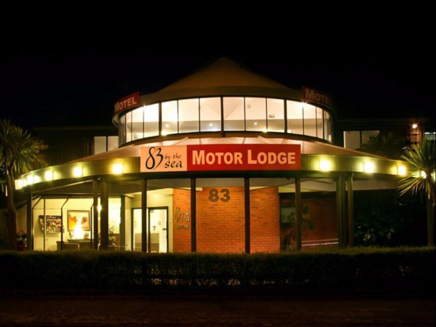 83 By The Sea Motor Lodge Lower Hutt Exterior photo