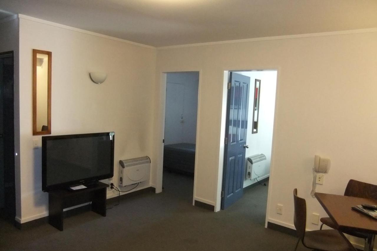 83 By The Sea Motor Lodge Lower Hutt Exterior photo